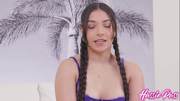 Teen latina shows off Video