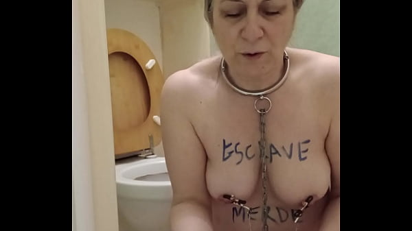 Beautiful Teen shows off amateur