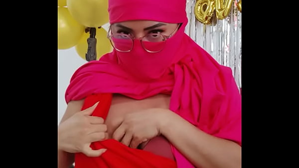 Das Patriarchat hat mich sehr unterwürfig gemacht und deshalb trage ich Kleidung, die mein Gesicht bedeckt.