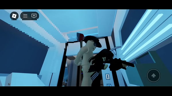 性感少女在《未知》中表演