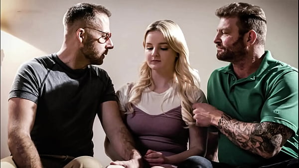 Freaky Neighbors nutzt die kostenlose Nutzung von Teen Eliza Eves aus, indem sie sie zu dritt fickt – Kompletter Film auf FreeTaboo.Net