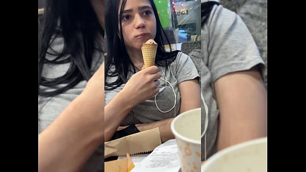 Minha amiga me usa como sobremesa e goza dentro de mim, espero não engravidar