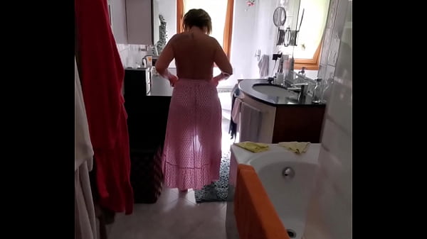 Mio marito prima di uscire a fare shopping mi sborra in bocca