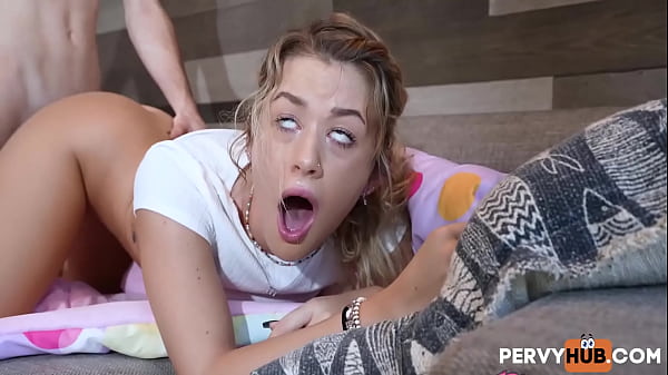 खेल बंद करो, जोडी जॉनसन, एशले अलेक्जेंडर के बजाय मेरे साथ खेलो