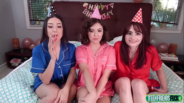 Leana Lovings、Violet Gems、Reese Robbins 生日防盗惊喜