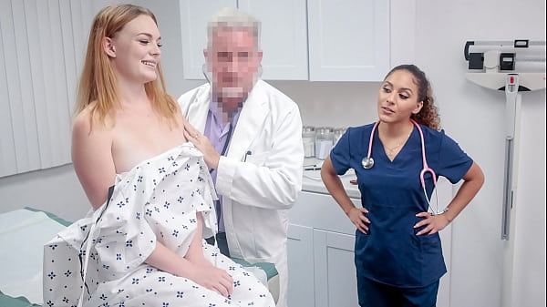 Samantha Reigns s'envoie en l'air avec son médecin pour son traitement gratuit - Doctorbangs