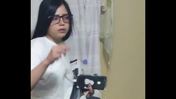 Eines Tages mit meiner Stiefcousine, sie liebt es, überall zu ficken