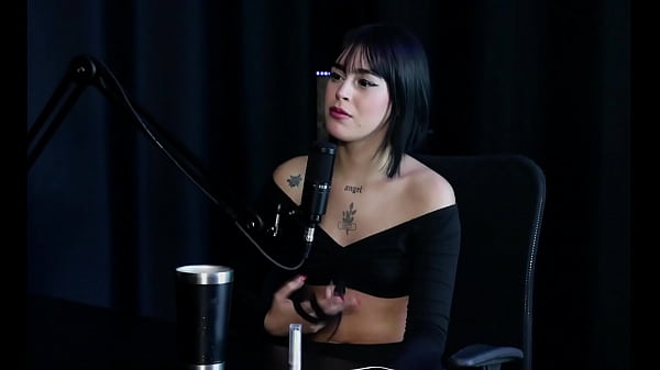 Ela teve um relacionamento conturbado com o ex-namorado, gosta de sugar daddy, pediram para ela defecar, e as perguntas... - Ariane Kimiko (SHEER/RED)