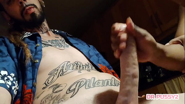 UNA DONNA AFRICANA MASTURBA IL MIGLIORE AMICO DEL MARITO IN MANIERA SELVAGGIA E LASCIARE CHE TUTTO SIA REGISTRATO MENTRE IL CORNO FA IL TURNO DI NOTTE