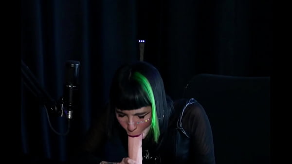 Gótica safada demonstra seu boquete, tem os seios chupados após dizer que teria relacionamento com fãs - Carol RHCP (SHEER/RED)