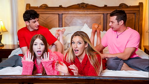 Stiefgeschwister laden ihre Freunde zu einem Filmabend ein und verwandeln sich in einen Stiefschwesterntausch - Swapsister