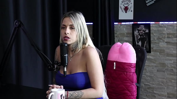 Ele toca mais siririca e bate punheta, gosta de putaria, é ninfoman e não é de fazer muito sexo anal - DJ Rafa Loira e Mateus Hwang (SHEER/RED)