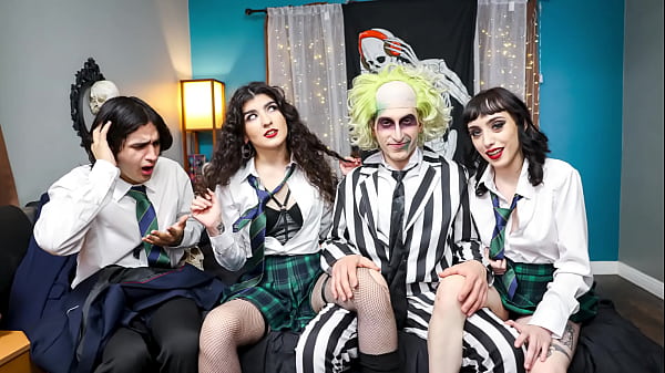 Simplemente llame a Beetlejuice Anna Starr, Nikki Slick, Elias Cash