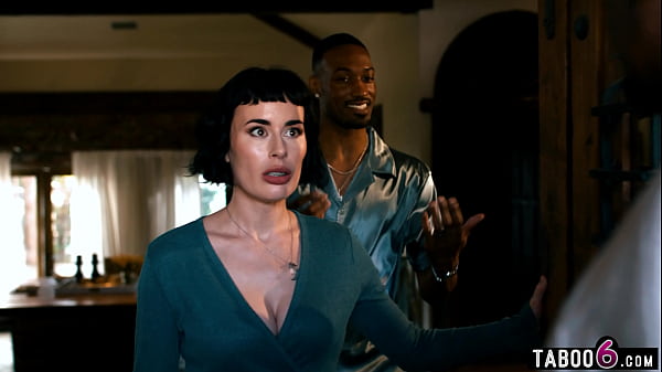 Moglie cornuta dal capo nero e da se stesso quando è venuto a cena