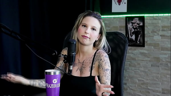 Ela ficou nervosa ao postar seu primeiro conteúdo, um homem casado é seu assinante, pediram o barulho da barriga dela e ela não gosta de levar tapas na bucetinha - Baby Fire (SHEER/RED)