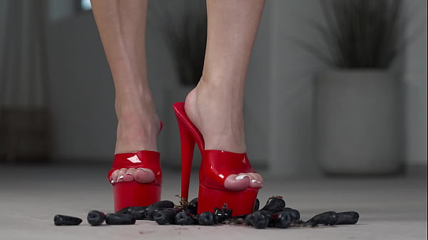 Jeune fille sexy s'amuse