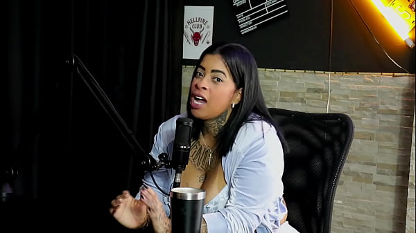 Ela foi contratada para uma festa militar com 15 paus, não gosta de sexo anal, seu pau preferido é grande e grosso, e um funk famoso... - Marcelly Melo (SHEER/RED)