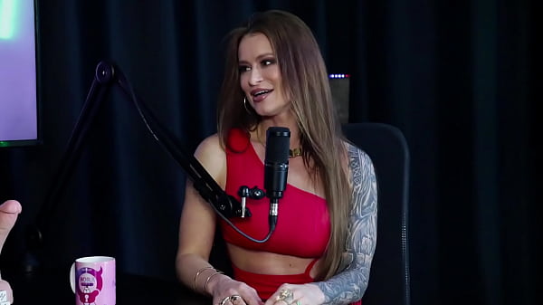 Her nude ended up being leaked, her mother helped with a recording and sex is still very taboo - Tati Weg (SHEER/RED)