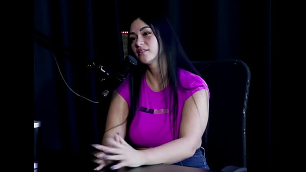 Graba muchos fetiches, tenía experiencia con mujeres tuteladas, se cansó de que le pusieran cuernos y decidió volver al porno con su marido - Angel Baronesa (SHEER/RED)