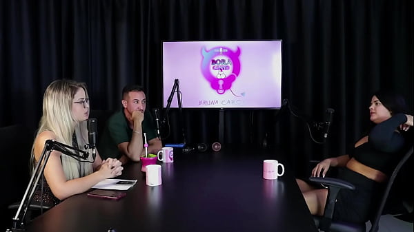 Bela Adolescente se diverte loira