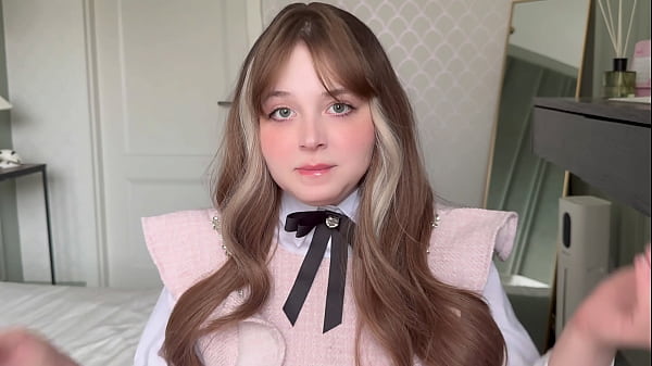 Attractive Teen Girl performs in big_tits