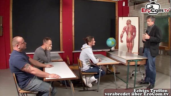 Lovely Teen Girl poses in amateur