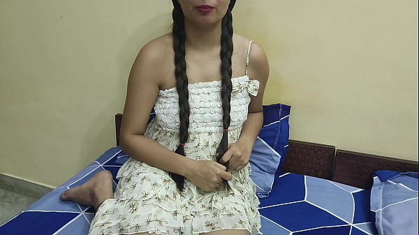 Una bellissima amica indiana scopa il suo fidanzato in stile desi, torta piena di crema e sborrata vigina, sesso duro e violento