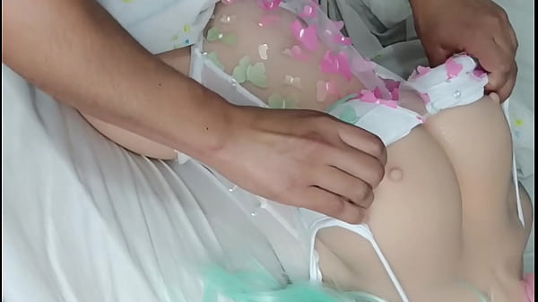 Seins énormes, taille PETITE - SashaCosplay lance la sensation de grosse bite russe ! (18 ans)