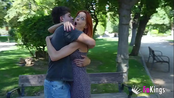 Albaan è DISPERATA per il grosso cazzo di Lalo: esaudiamo il suo desiderio!!