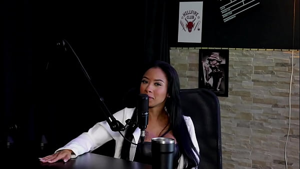 他一开始是个业余爱好者，他支持他的朋友，他认为自己是异性恋，但是...... - Paulistinha (SHEER/RED)