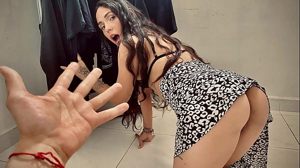 POV đừng như CARLOS, hắn lợi dụng lúc tôi đang mắc kẹt để đụ tôi!