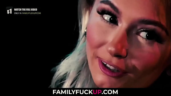 FamilyFuckUp.com – Rockstar-Teenager ficken sich vor dem Konzert die Muschi, Lily Larimar, Chloe Temple