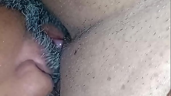 COUPLE CUMMING TOGETHER, SHE MAKING SQUIRT, HE CUMS AND SHAKES ALL OVER/horraneous squirt.