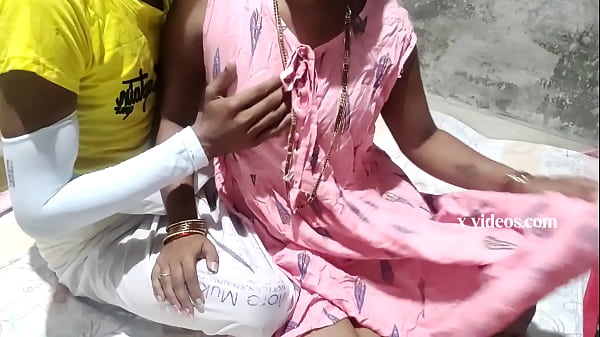 Amateur-Teenie zieht sich aus – herrlich