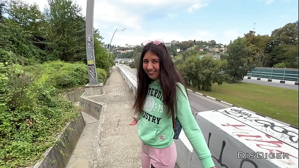 Öffentlicher Agent abholen - Eine Schönheit im Gebüsch gefickt