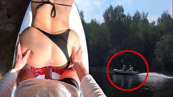 Wir wurden bemerkt – Echt riskanter Rer-Fick im Freien am Flussufer – Alisa Lovely