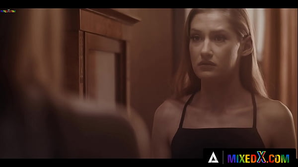 MIXEDX - Les superbes filles Tiffany Tatum et Ivi Rein se baisent la bouche avec leurs chattes mouillées