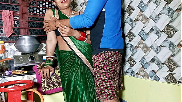 Una sexy teenager amatoriale si mette in mostra