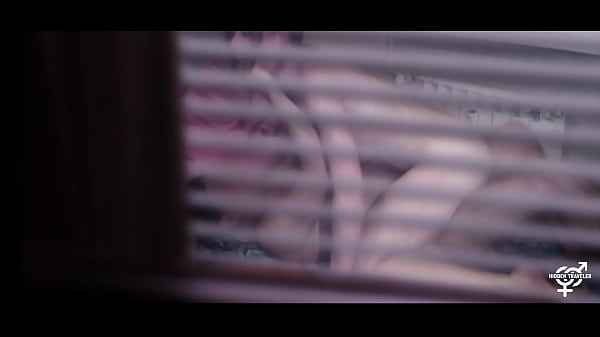 Sexy Bukkake-Teenie zeigt sich