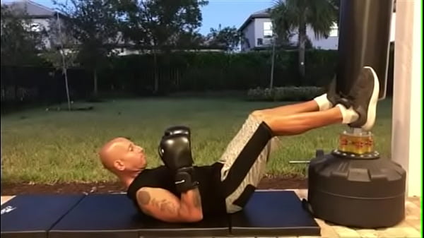 LA PORNOSTAR MASCHILE PIÙ IN FORMA DEL PIANETA MAXXX LOADZ FITNESS MASTER &amp_ CORPO STRAPPATO LA MACCHINA DELLA STERlina ITALIANA