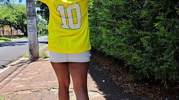 Tu, moglie mia, combatti con me, il Brasile ha perso, poi sono andato a scopare e mangiare il culo di baba nel bosco