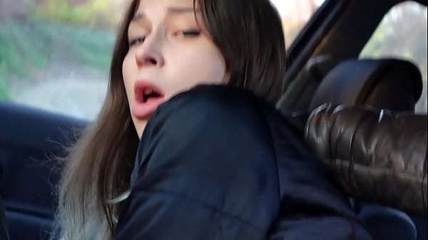 Ragazza teenager bukkake giocosa