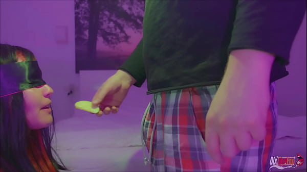 Dulce Chica Adolescente baila en corrida