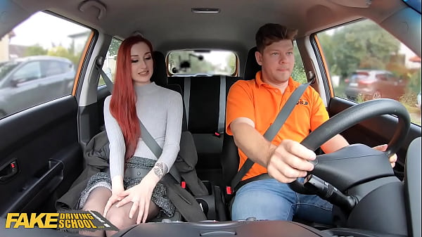 Heiße, attraktive Teenie vergnügt sich – sexy