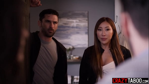 Sehen Sie sich das leidenschaftliche Teenie-Video mit großen Titten an