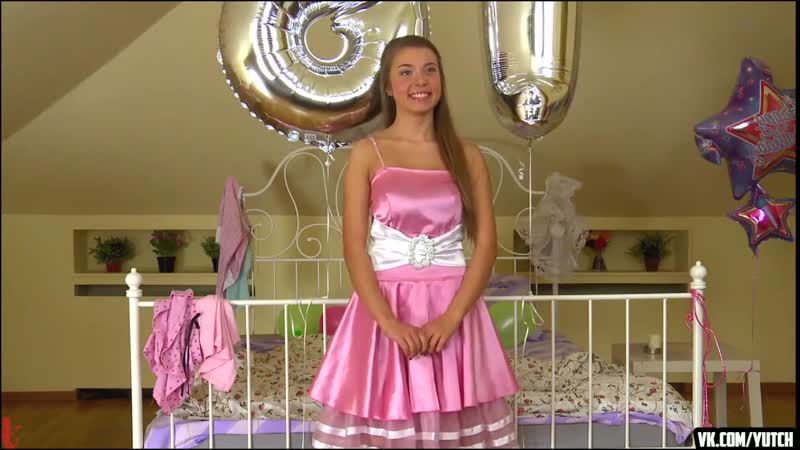 [La princesse russe a déjà 18 ans] Roxy Bell joyeux 18e anniversaire [anal dur, baisée au maximum, gémissant sexe porno pipe putain