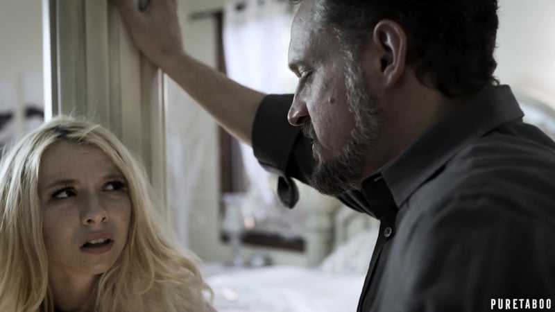 Kenzie reeves (papá me atrapó)[2017, padrastro, rubia, duro, mayor / menor, lamiendo coño, 1080p]