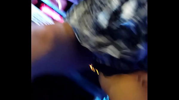 LECKER AN DER OFFENEN BAR (nackt)